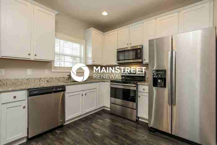 735 Mitscher Dr - Photo 7 of 17