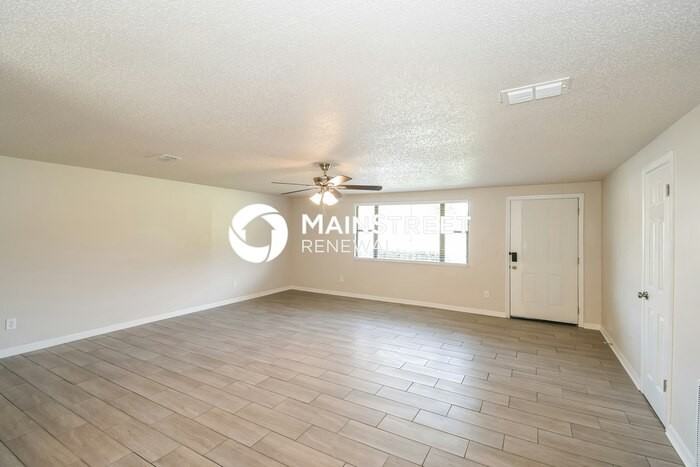 2771 Winchester Ave - Photo 2 of 16