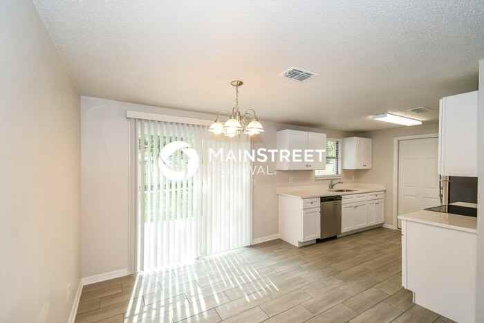 2771 Winchester Ave - Photo 5 of 16