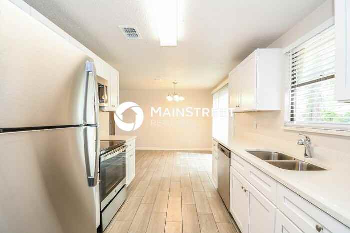 2771 Winchester Ave - Photo 7 of 16