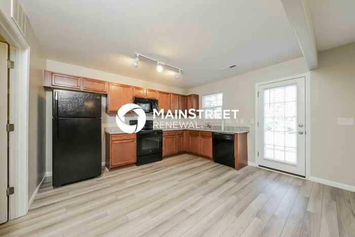 5075 Hogan Point Ct - Photo 7 of 17