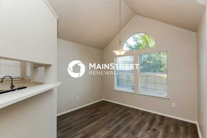 5716 Stone Meadow Ln - Photo 5 of 17
