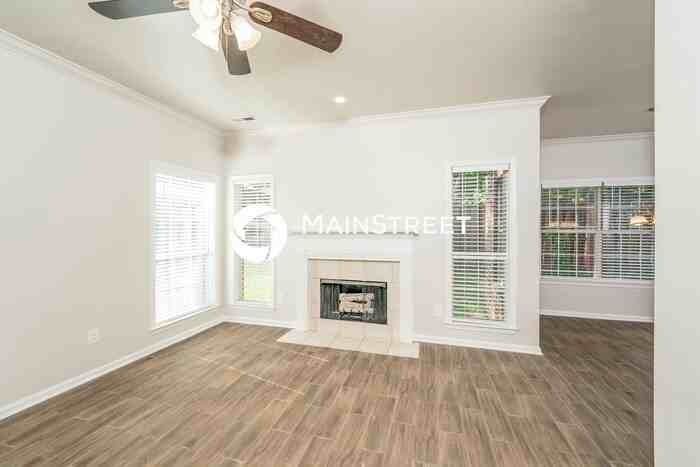 291 Springdale Dr - Photo 4 of 16