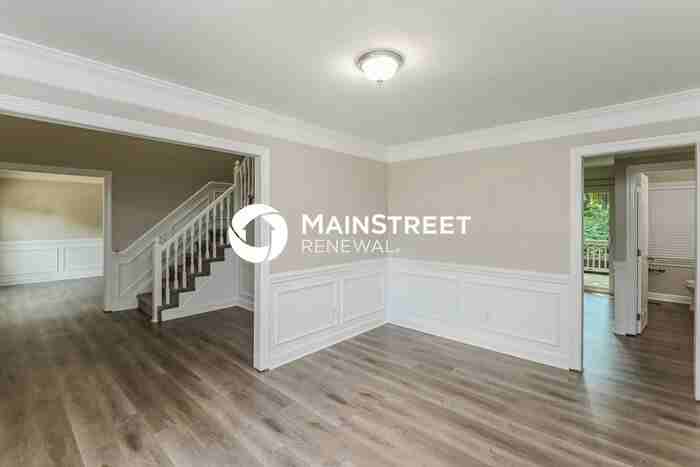 7219 Kinsmore Ln - Photo 5 of 17
