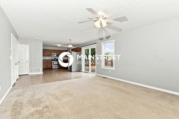 2473 Zachariah Dr - Photo 5 of 20