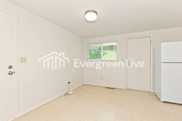 6846 Hubbard Dr - Photo 3 of 12