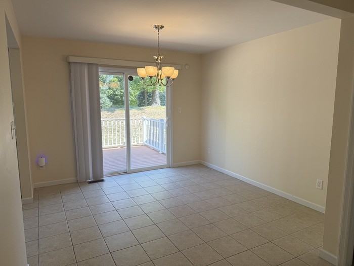 1733 Prestshire Dr - Photo 4 of 18