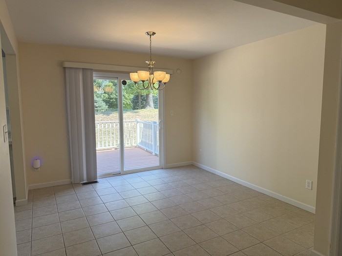 1733 Prestshire Dr - Photo 5 of 18