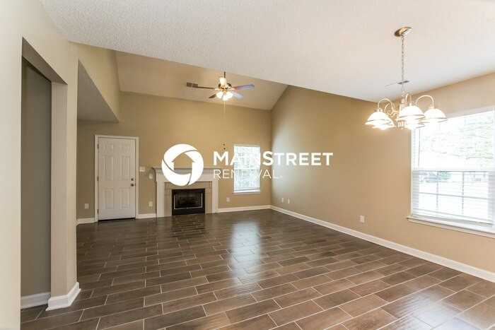 4700 Capstone Dr - Photo 6 of 17