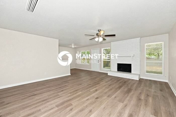 208 Nettletree St - Photo 4 of 17
