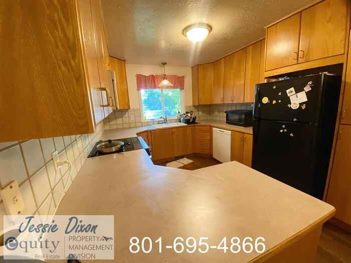 11 Park Place Ln - Photo 4 of 17