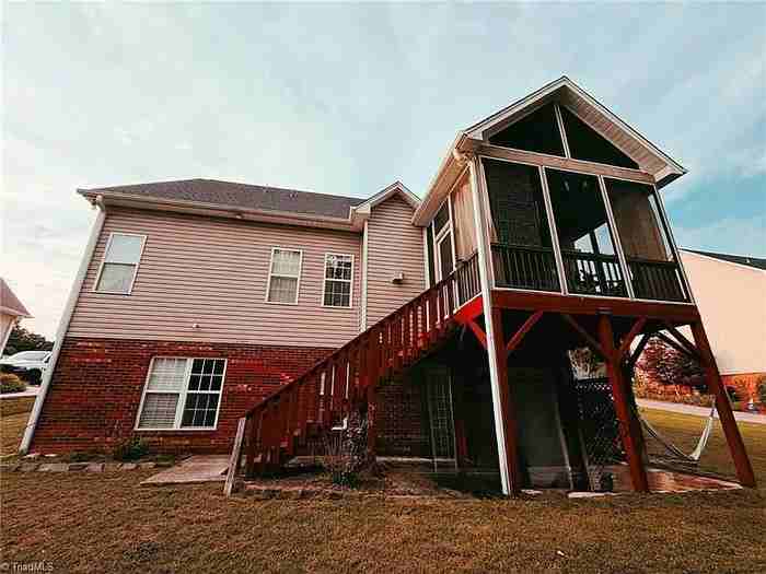215 Clubmoss Way - Photo 5 of 31