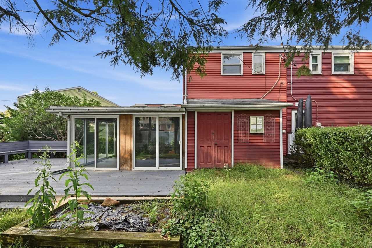 1403 Uelen Ct - Photo 4 of 27