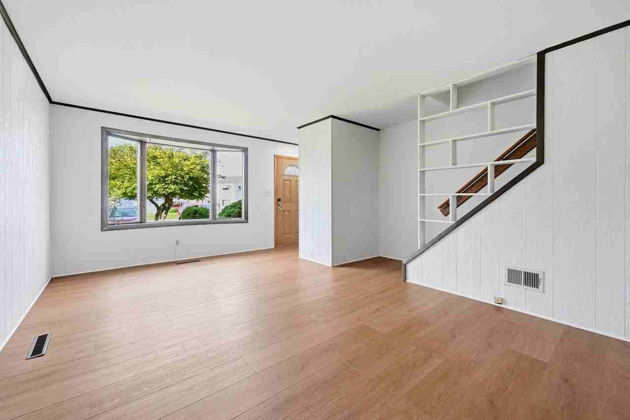 1403 Uelen Ct - Photo 7 of 27