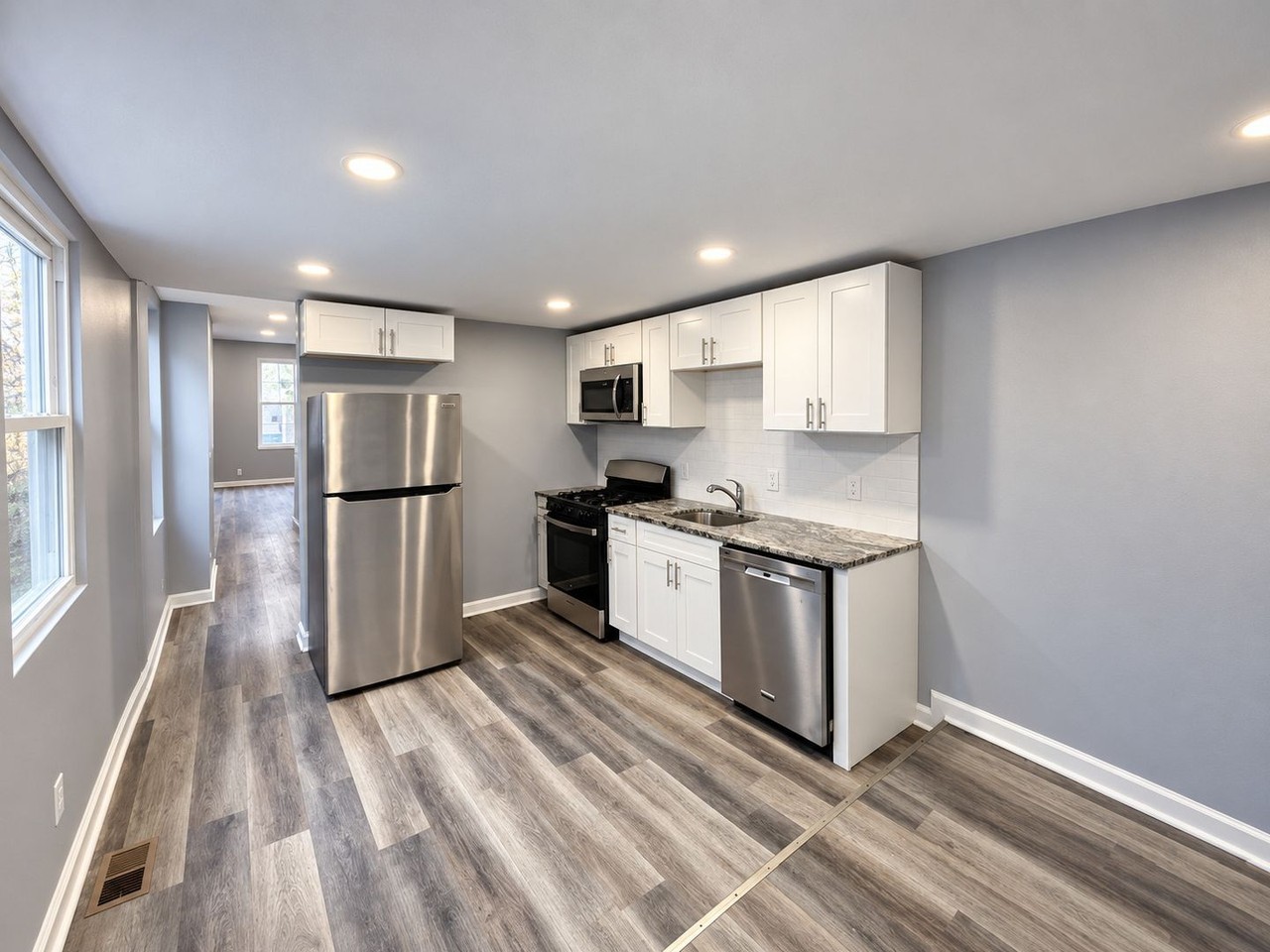 2739 W Montgomery Ave - Photo 4 of 20