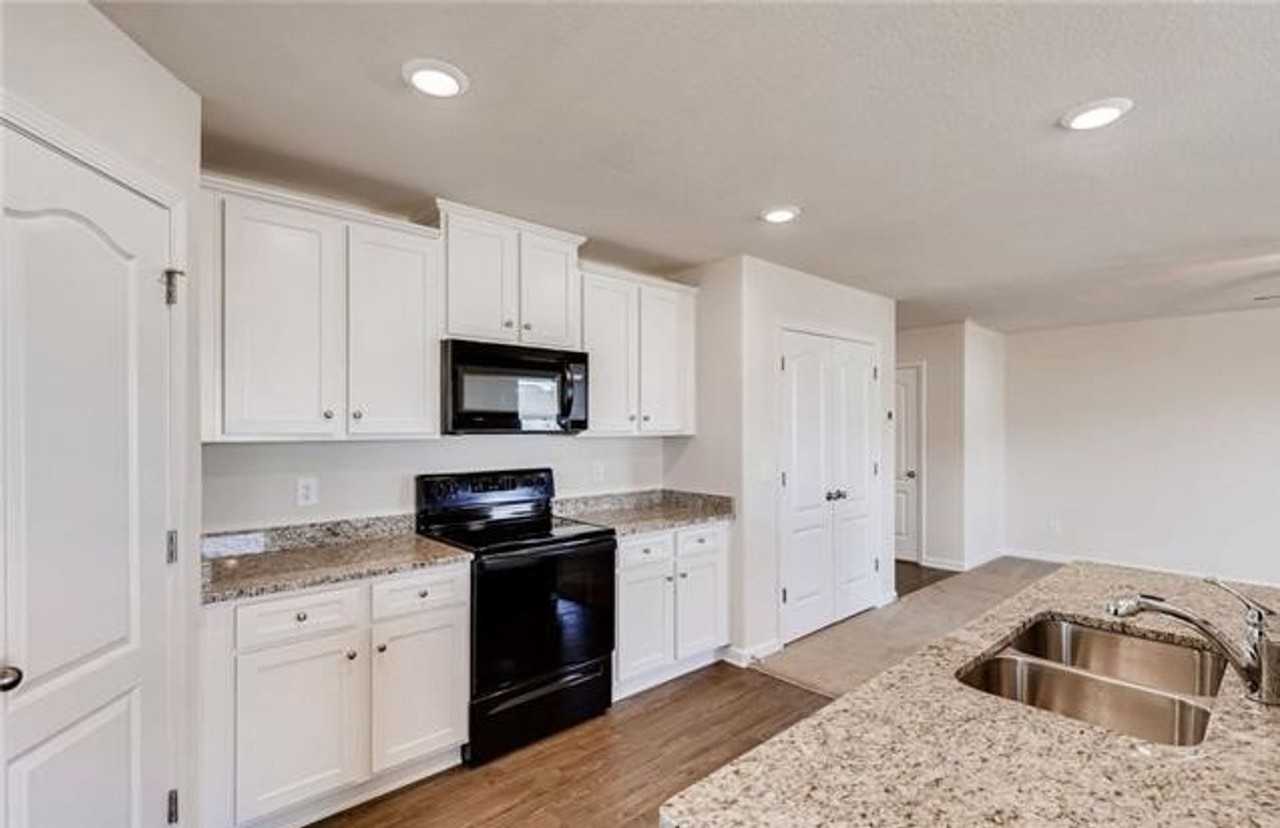 3327 3327 Ellingford Rd - 3327 Ellingford Rd - Photo 2 of 14