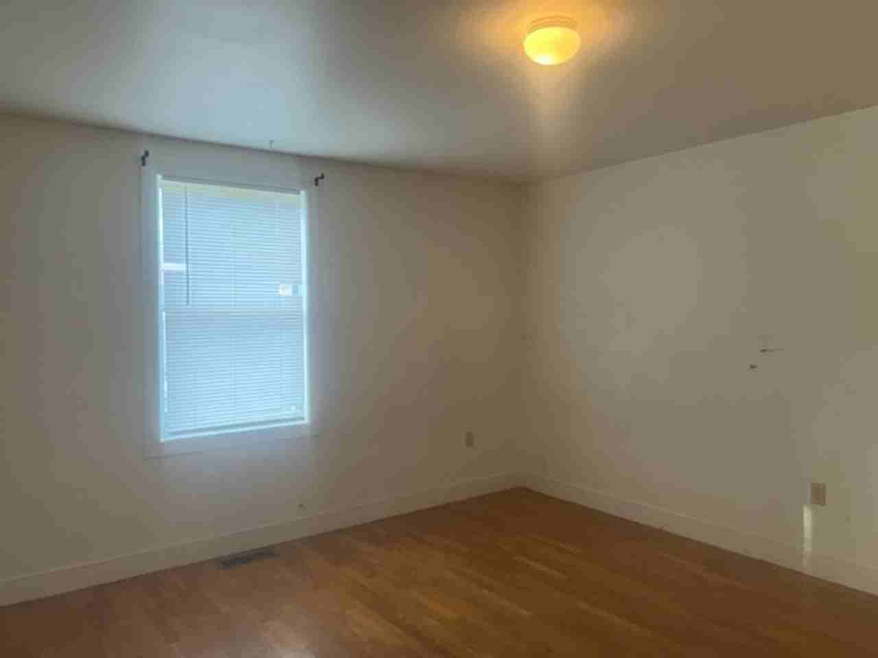 215 Taylor St - Photo 6 of 14