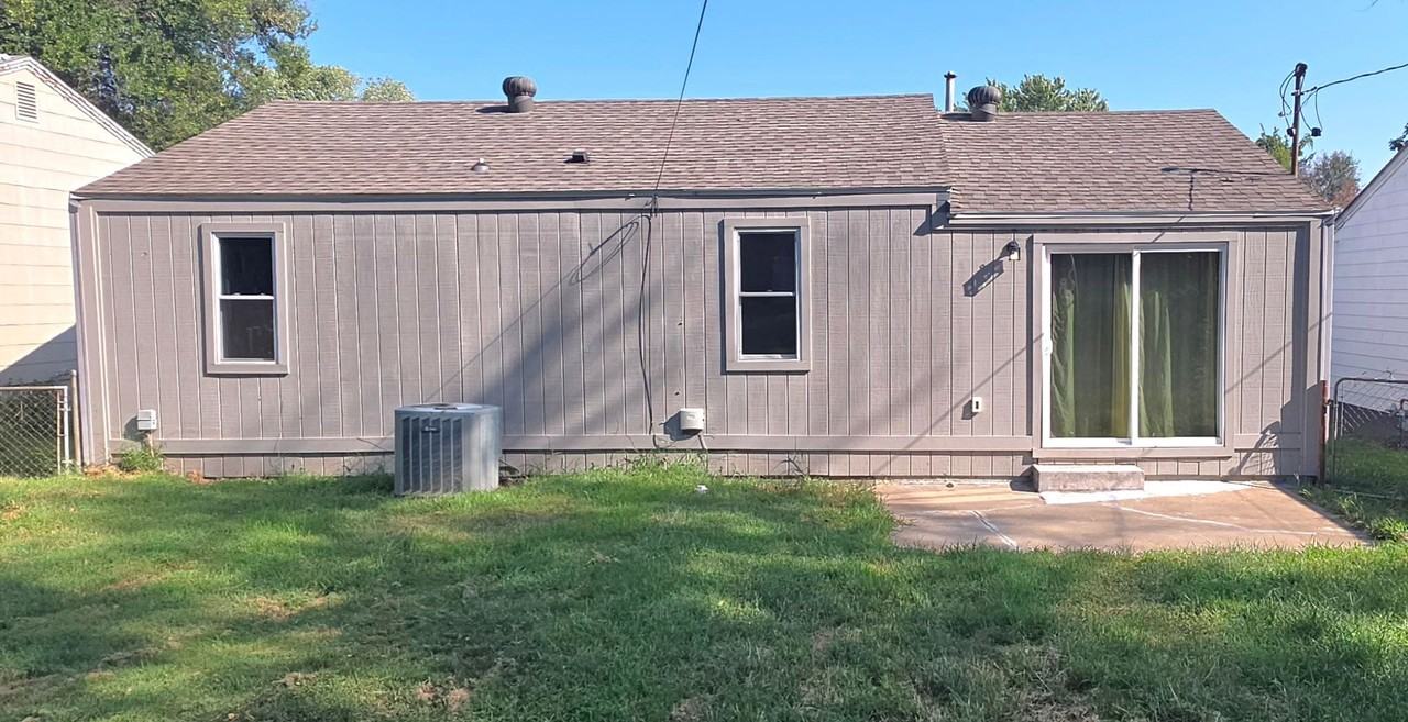 1452 E Nora St - Photo 2 of 10