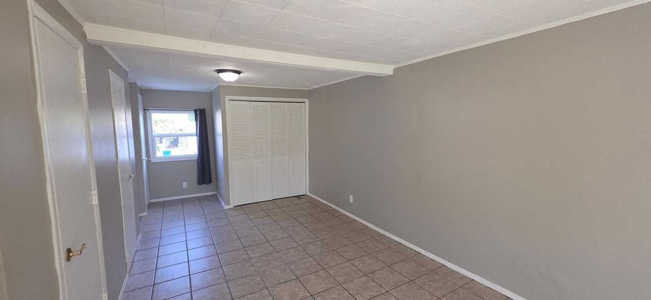 1452 E Nora St - Photo 3 of 10