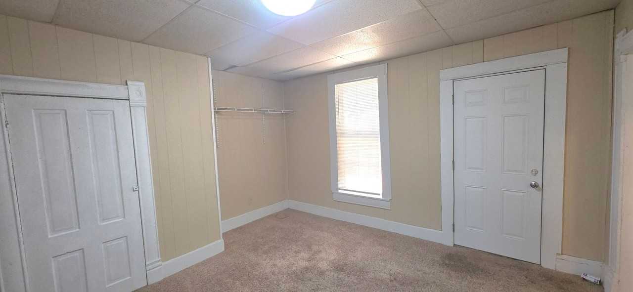 812 W Webster St - Photo 6 of 7