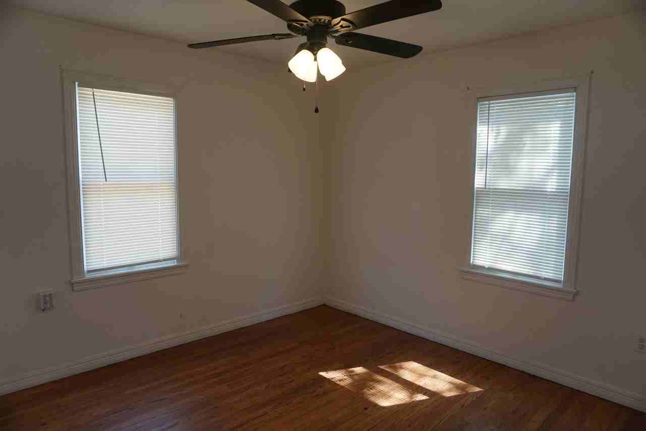 2808 37th St - Photo 4 of 9