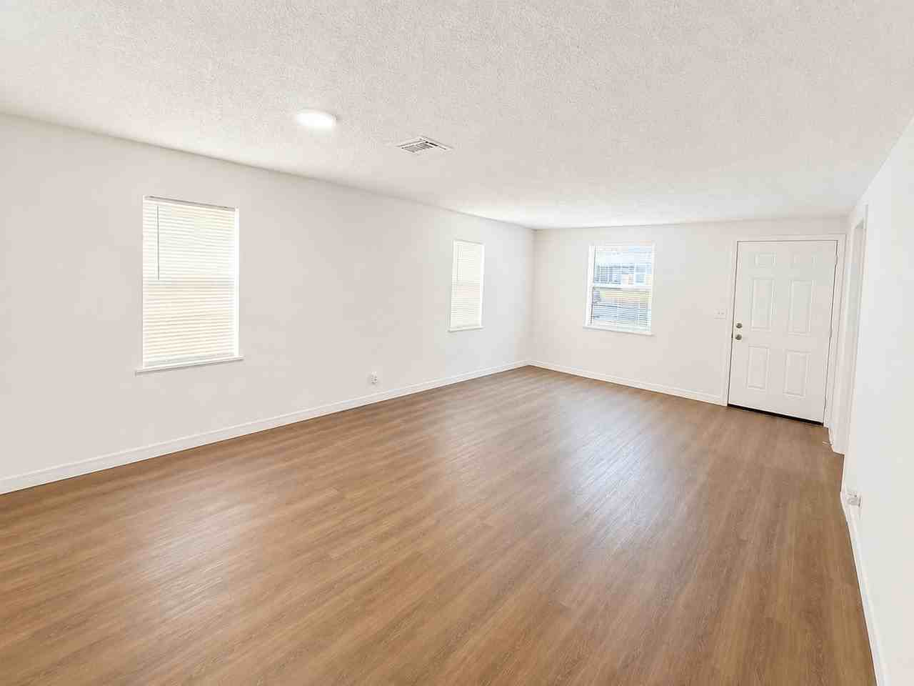 1163 Engman St - Photo 4 of 7