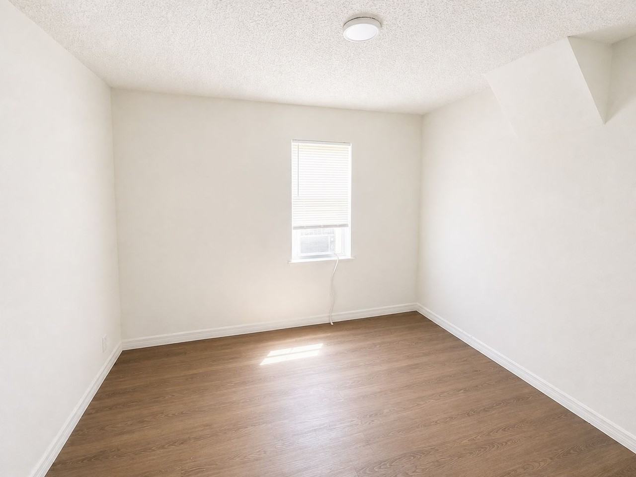 1163 Engman St - Photo 5 of 7