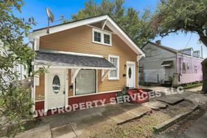 featured image of 914 914 - 916 Hagan Ave.