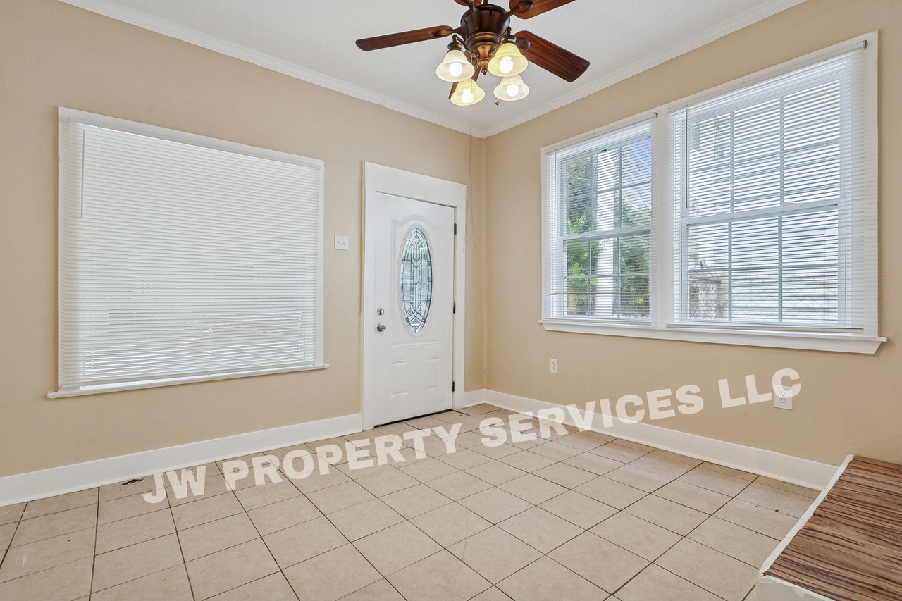 914 914 - 916 Hagan Ave. - Photo 2 of 10
