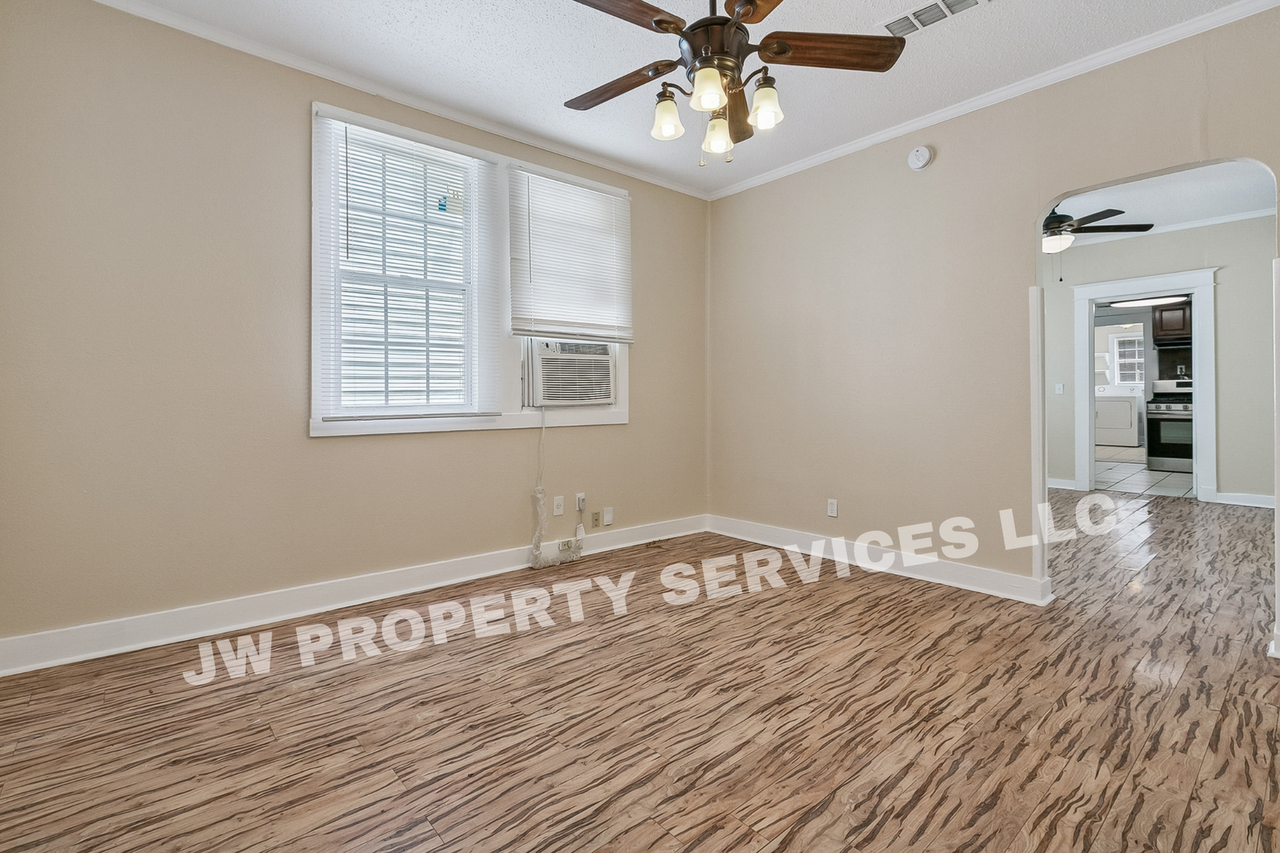 914 914 - 916 Hagan Ave. - Photo 3 of 10