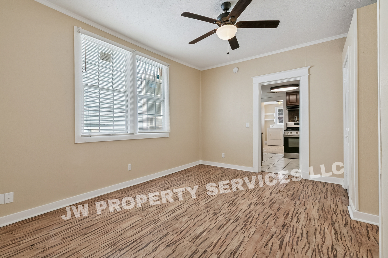 914 914 - 916 Hagan Ave. - Photo 4 of 10