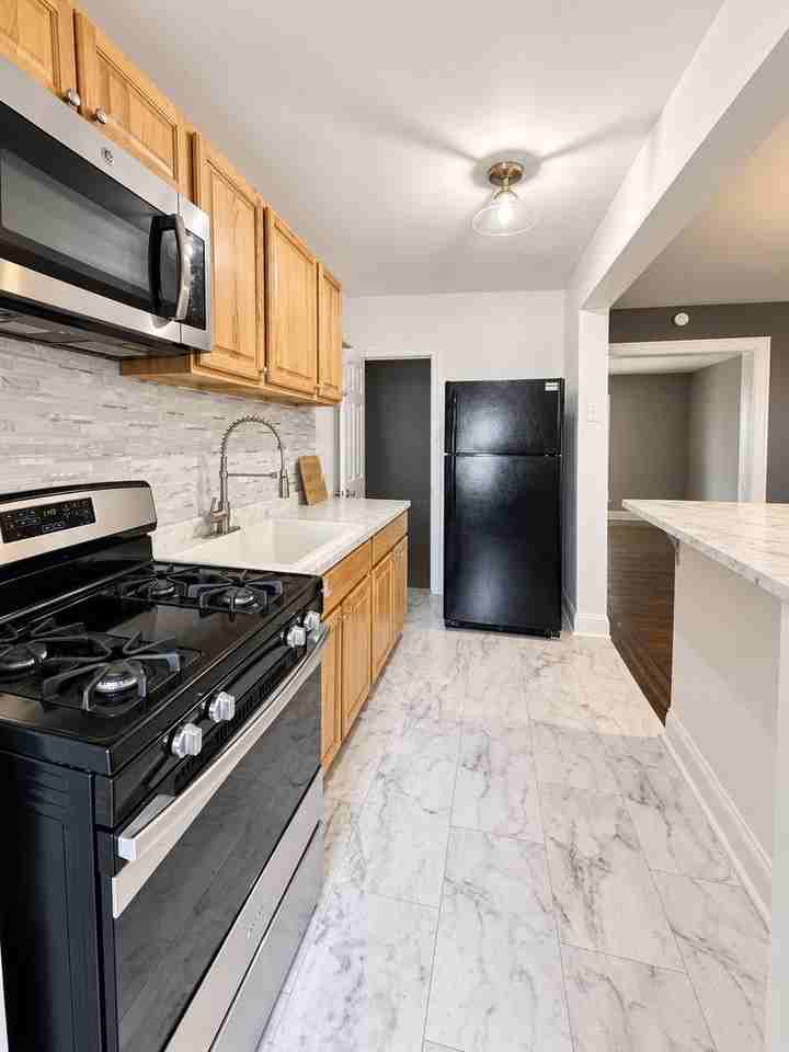 6744 Linmore Ave - Photo 6 of 21