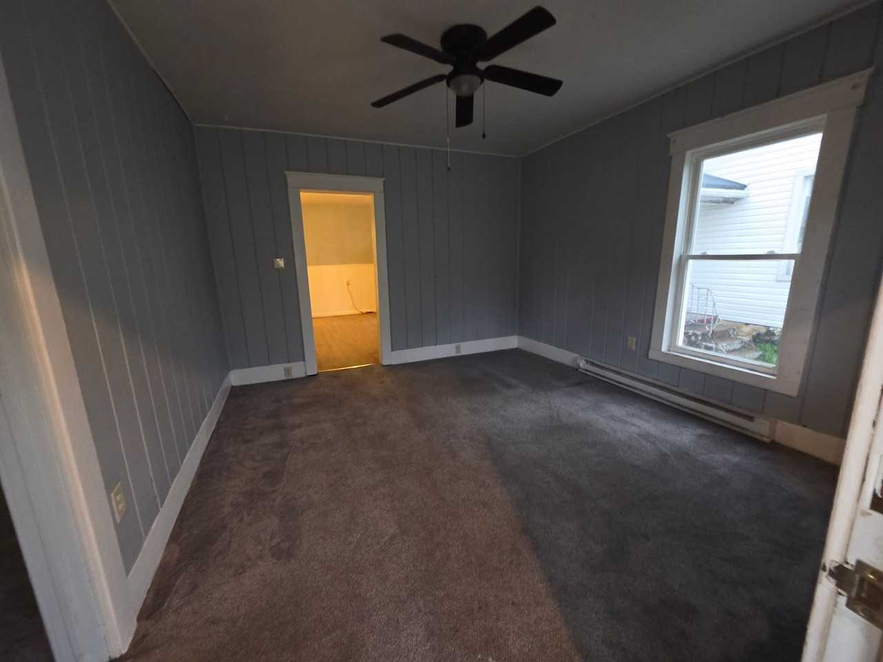 1210 E 10th St - Photo 3 of 6