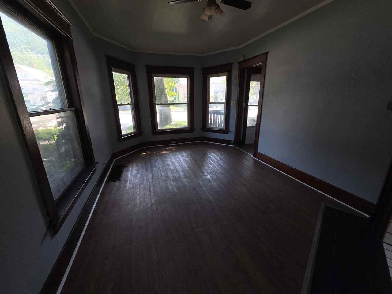 744 E 6th St - Photo 3 of 11