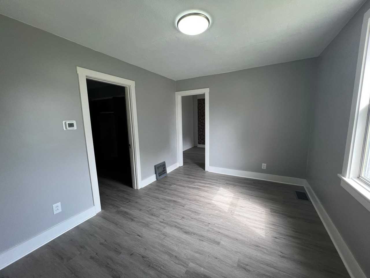 140 W Schwab Ave - Photo 2 of 9