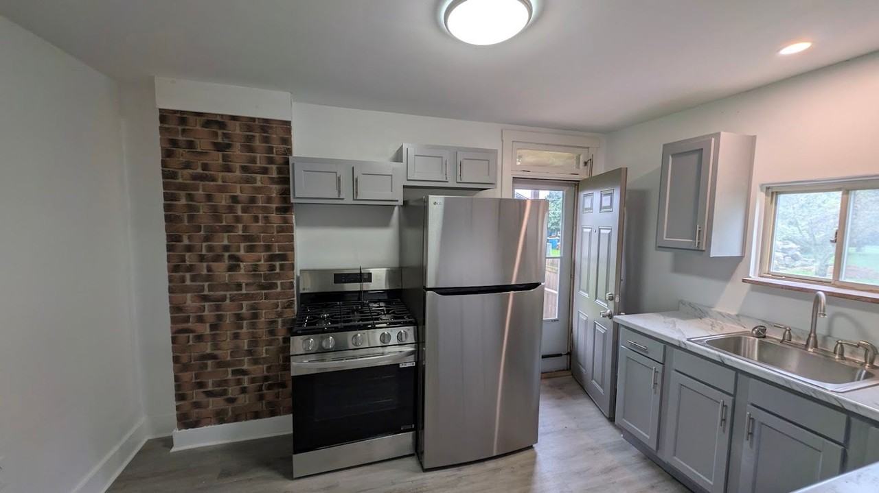 140 W Schwab Ave - Photo 4 of 9