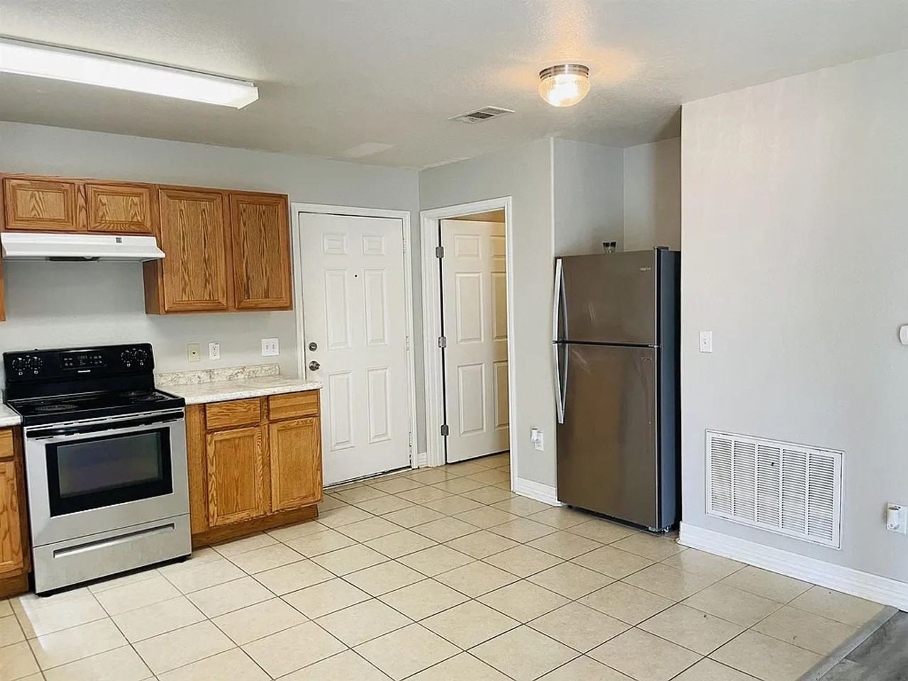 2109 17th St - Photo 2 of 9