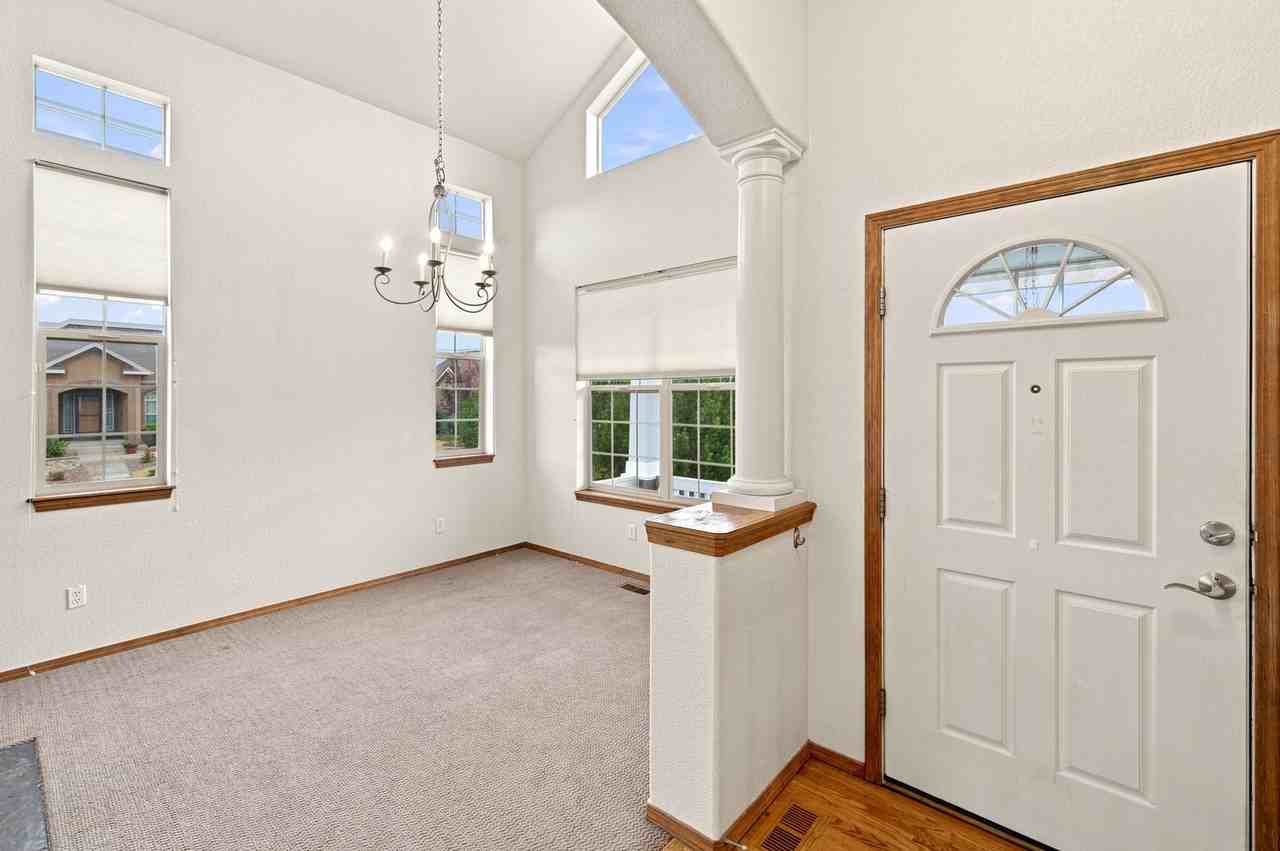 8803 Wolf Lake Dr - Photo 4 of 50