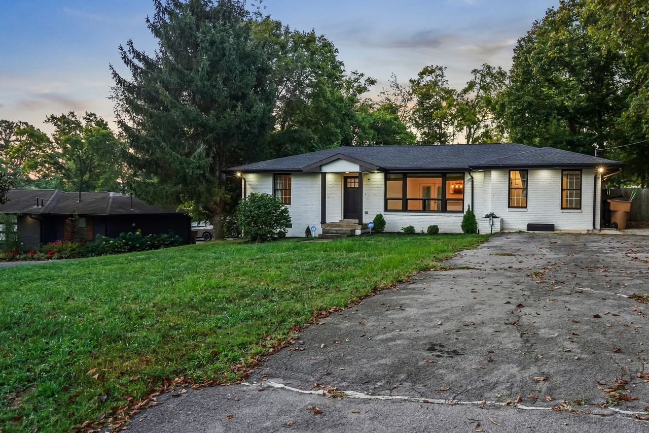381 Blackman Rd - Photo 2 of 28