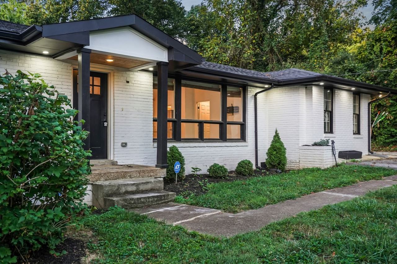 381 Blackman Rd - Photo 4 of 28
