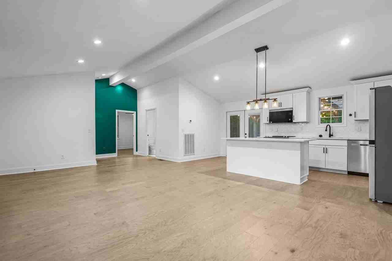 381 Blackman Rd - Photo 7 of 28