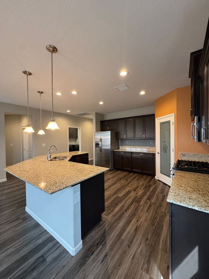 322 Granite Ct - Photo 4 of 39