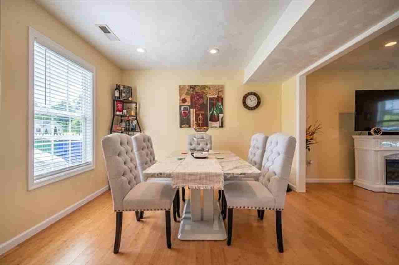 435 Majestic Dr - Photo 4 of 12