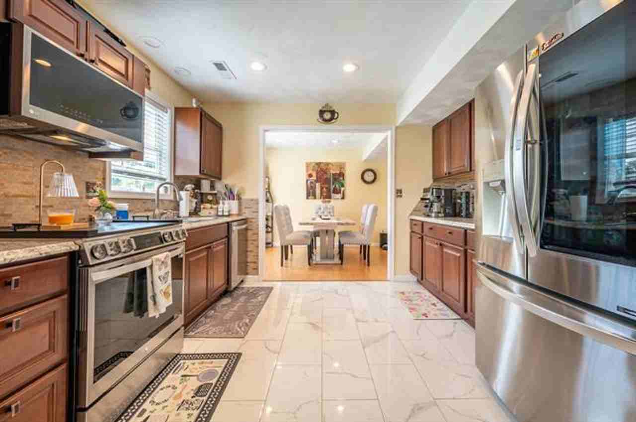 435 Majestic Dr - Photo 5 of 12