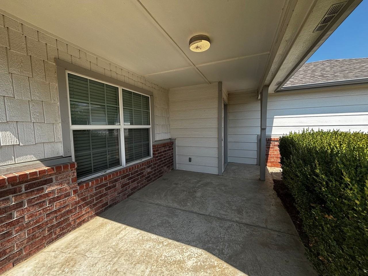 11084 N 116th East Ave - Photo 2 of 30
