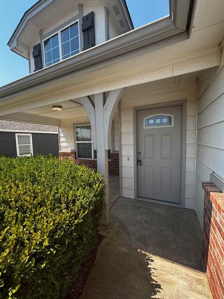 11084 N 116th East Ave - Photo 3 of 30