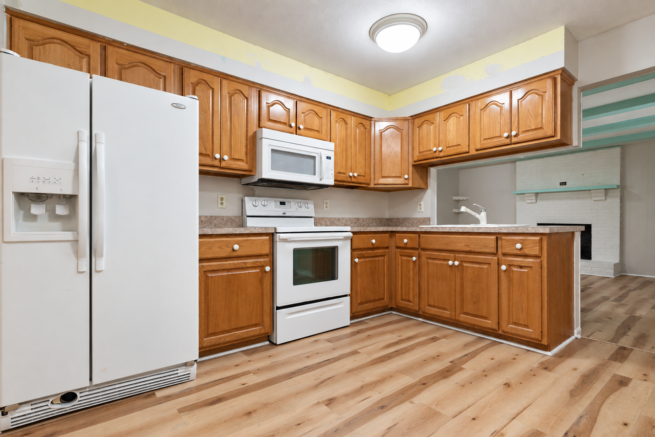 7209 Lawnside Dr - Photo 5 of 17