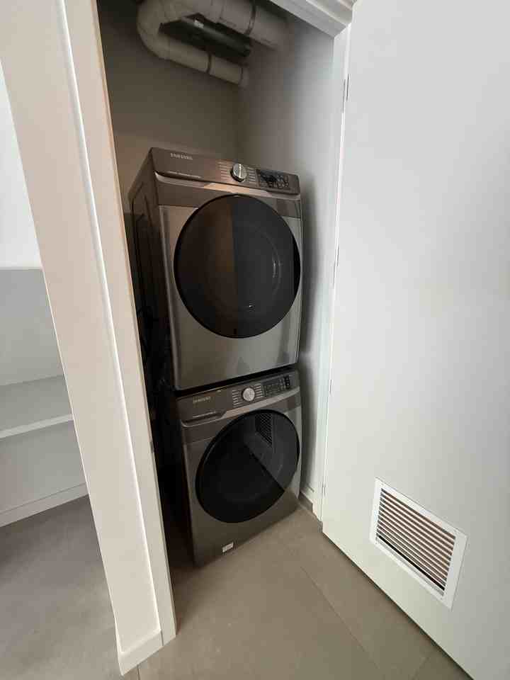 108 Northwest 27th Street #S1 - Photo 7 of 12