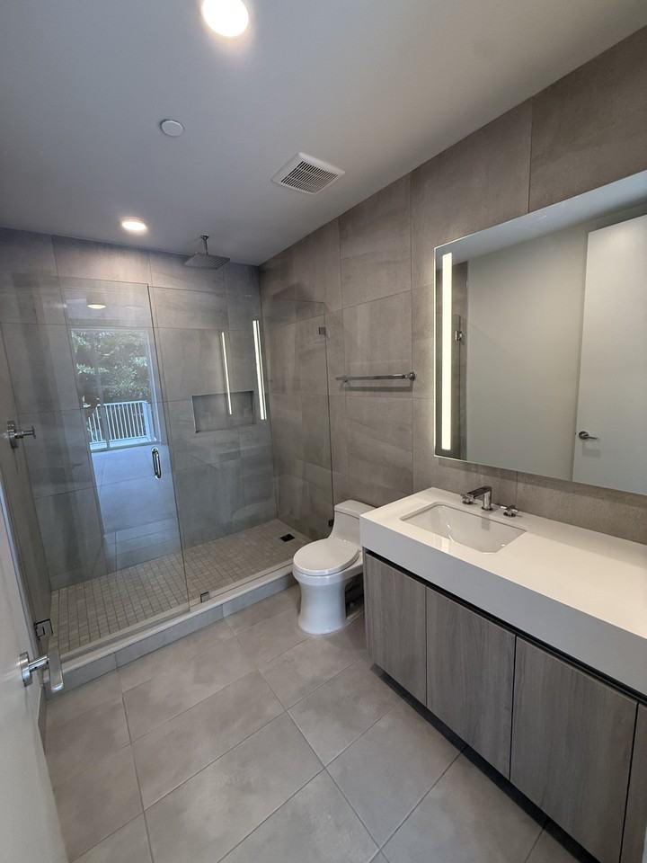 108 Northwest 27th Street #S1 - Photo 6 of 12