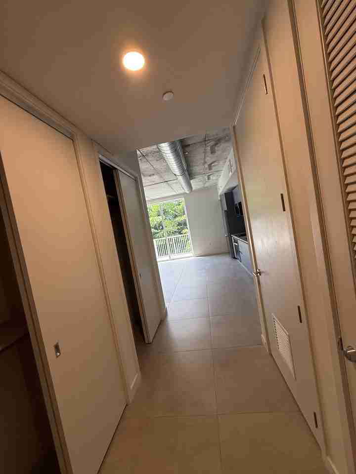 108 Northwest 27th Street #S1 - Photo 5 of 12